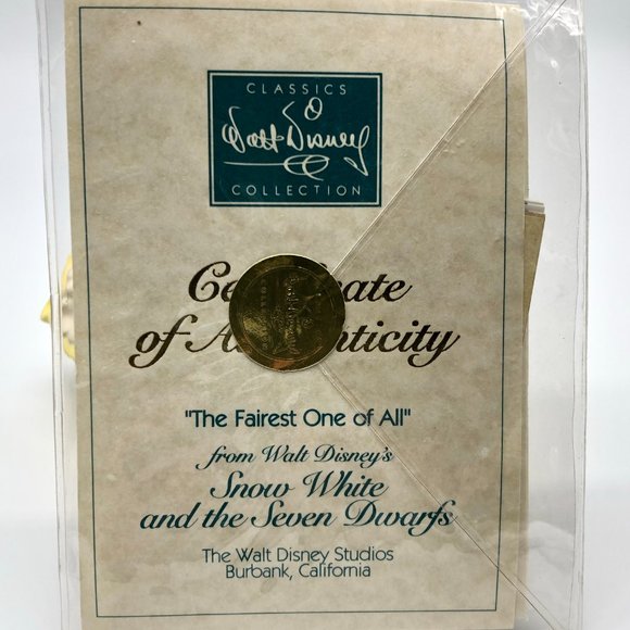 Disney Snow White THE FAIREST ONE OF ALL Figurine - Picture 6 of 6